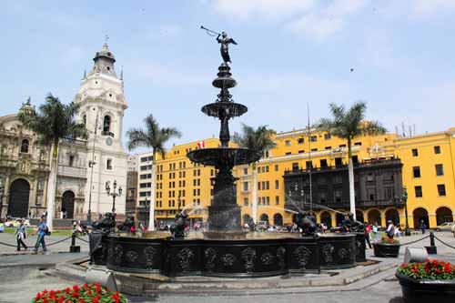 میدان de Armas شهر لیما پایتخت پرو