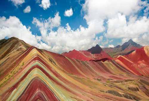 کوه های رنگین کمان-پرو